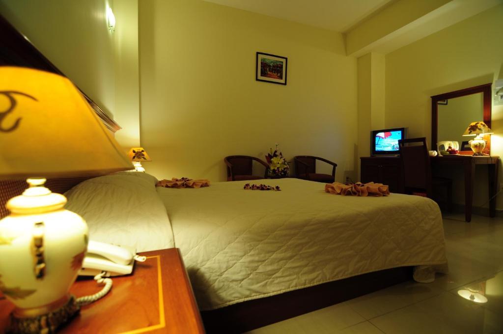 Khach San Phuoc Loc Tho 2 - 福禄寿 Hotel Хошимин Стая снимка